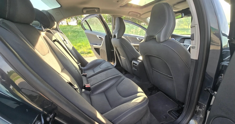 Volvo S60 cena 43900 przebieg: 227000, rok produkcji 2011 z Lublin małe 562